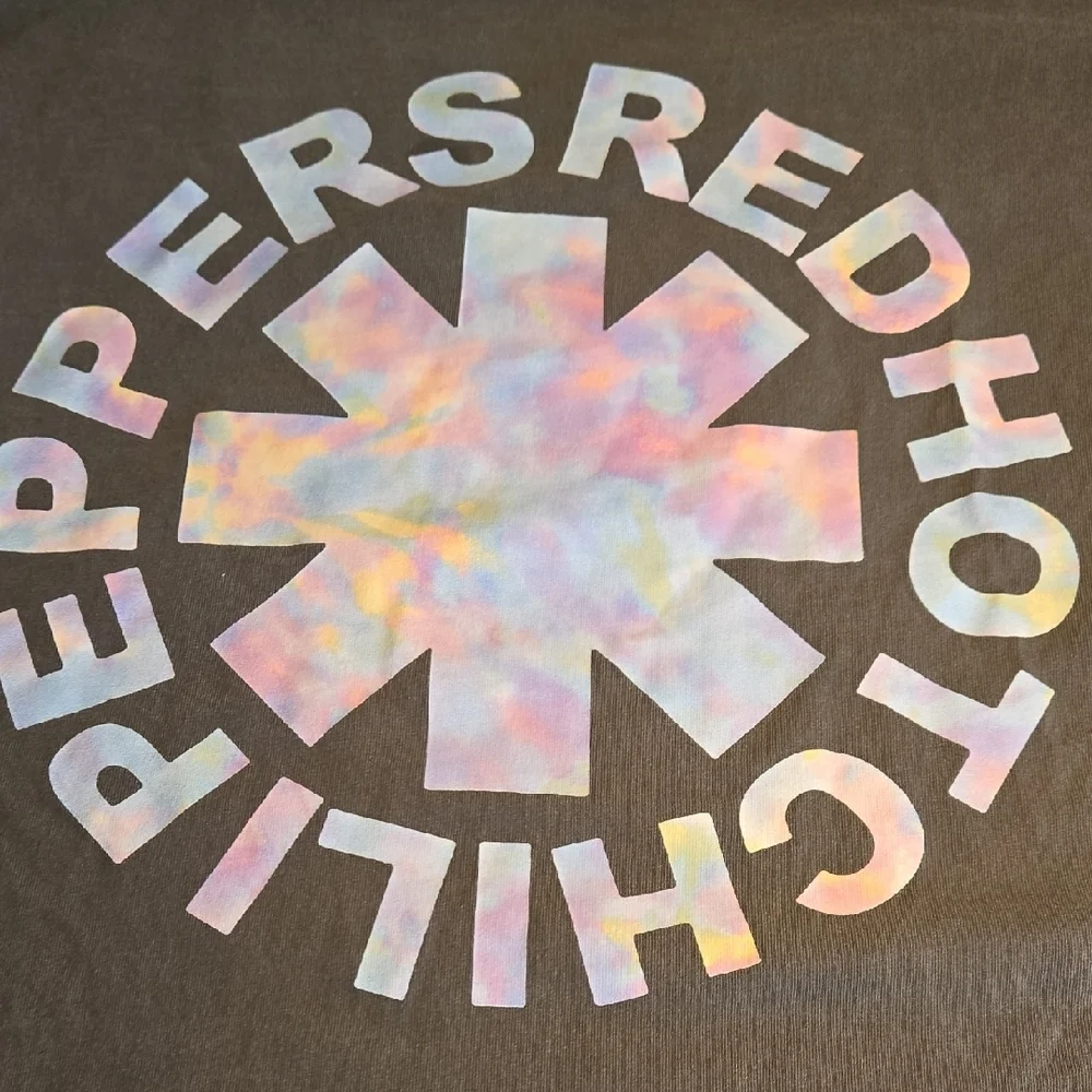 Red Hot Chilipeppers Gray Short Sleeve Unlimited Love World Tour Tee with Logo - Picture 6 of 6